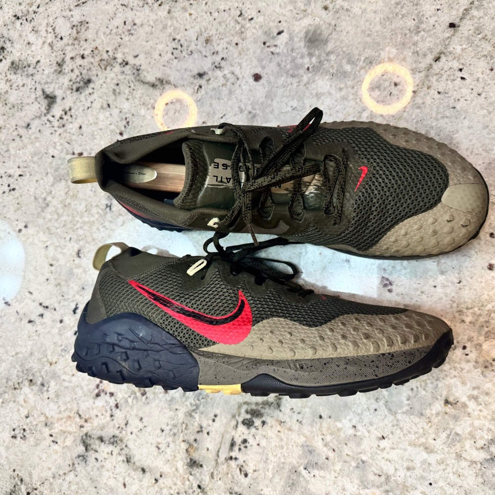 Nike Olive and Red Trail Running Shoes - Picture 4 of 5